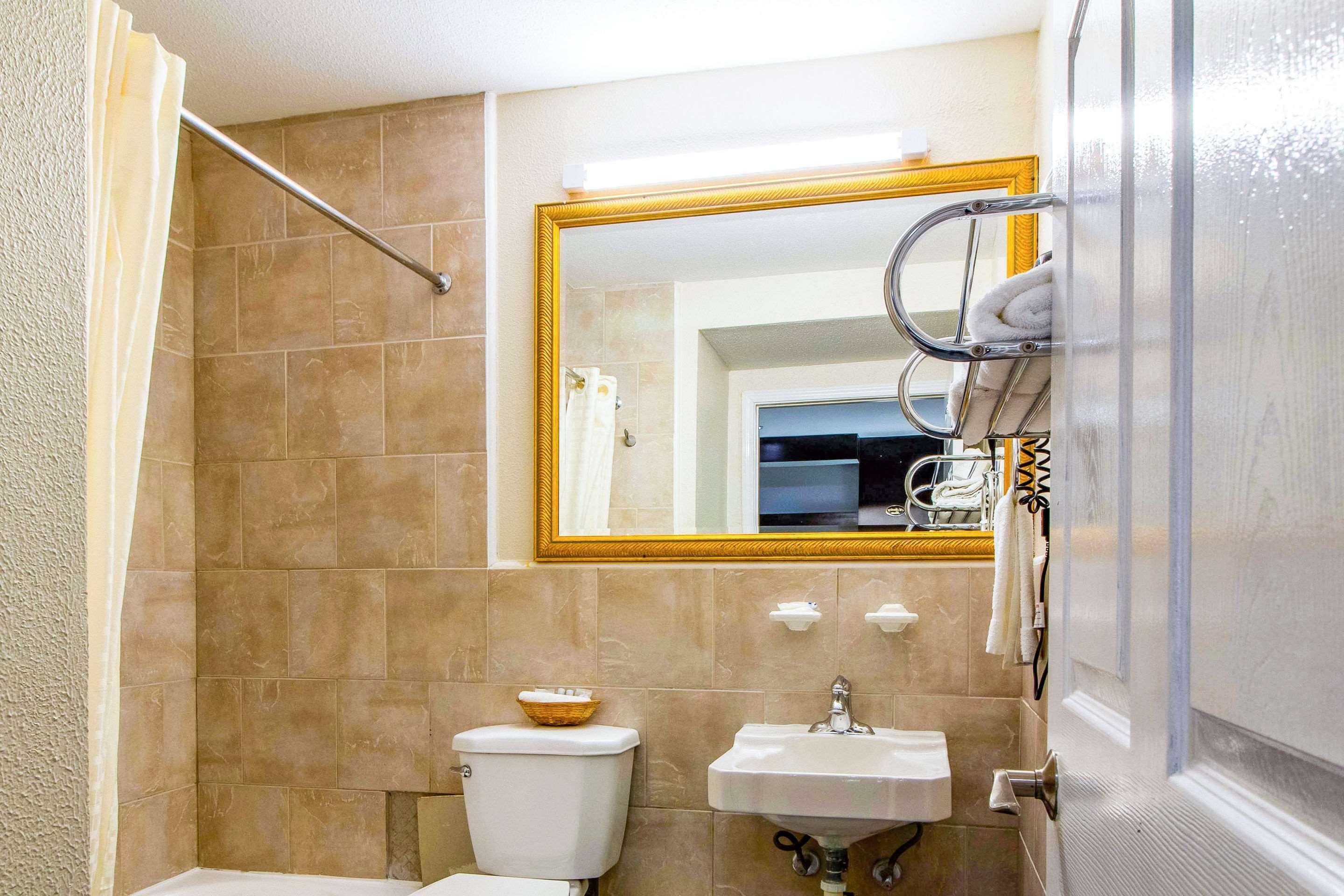 Rodeway Inn & Suites Houston Near Medical Center Buitenkant foto