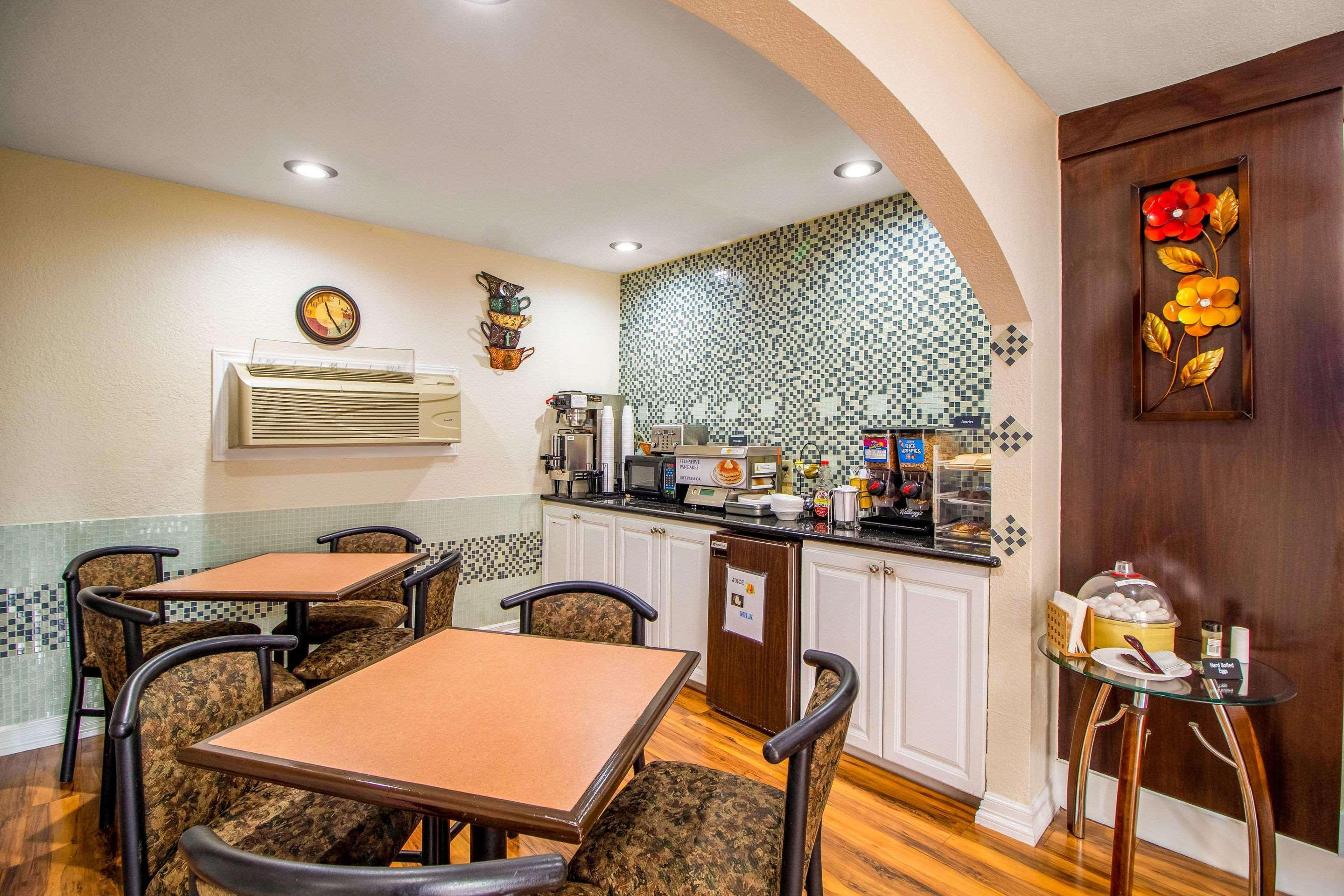 Rodeway Inn & Suites Houston Near Medical Center Buitenkant foto