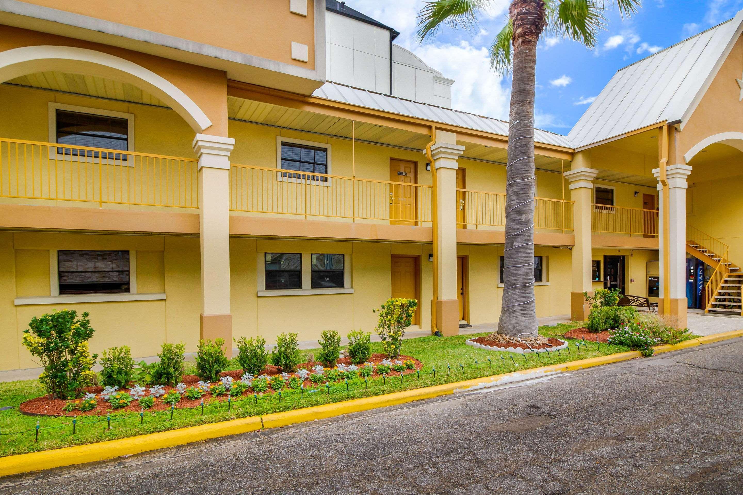 Rodeway Inn & Suites Houston Near Medical Center Buitenkant foto