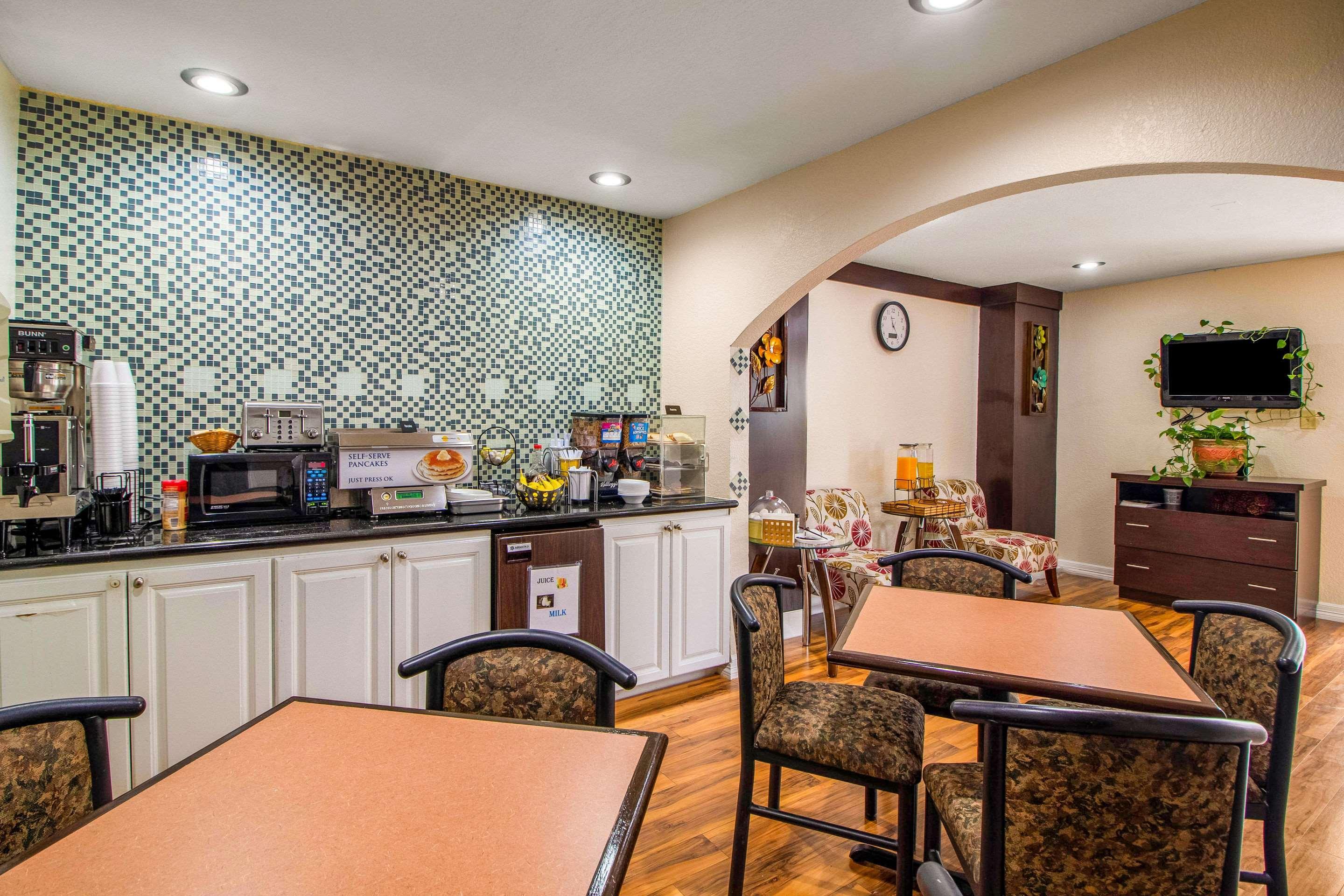 Rodeway Inn & Suites Houston Near Medical Center Buitenkant foto