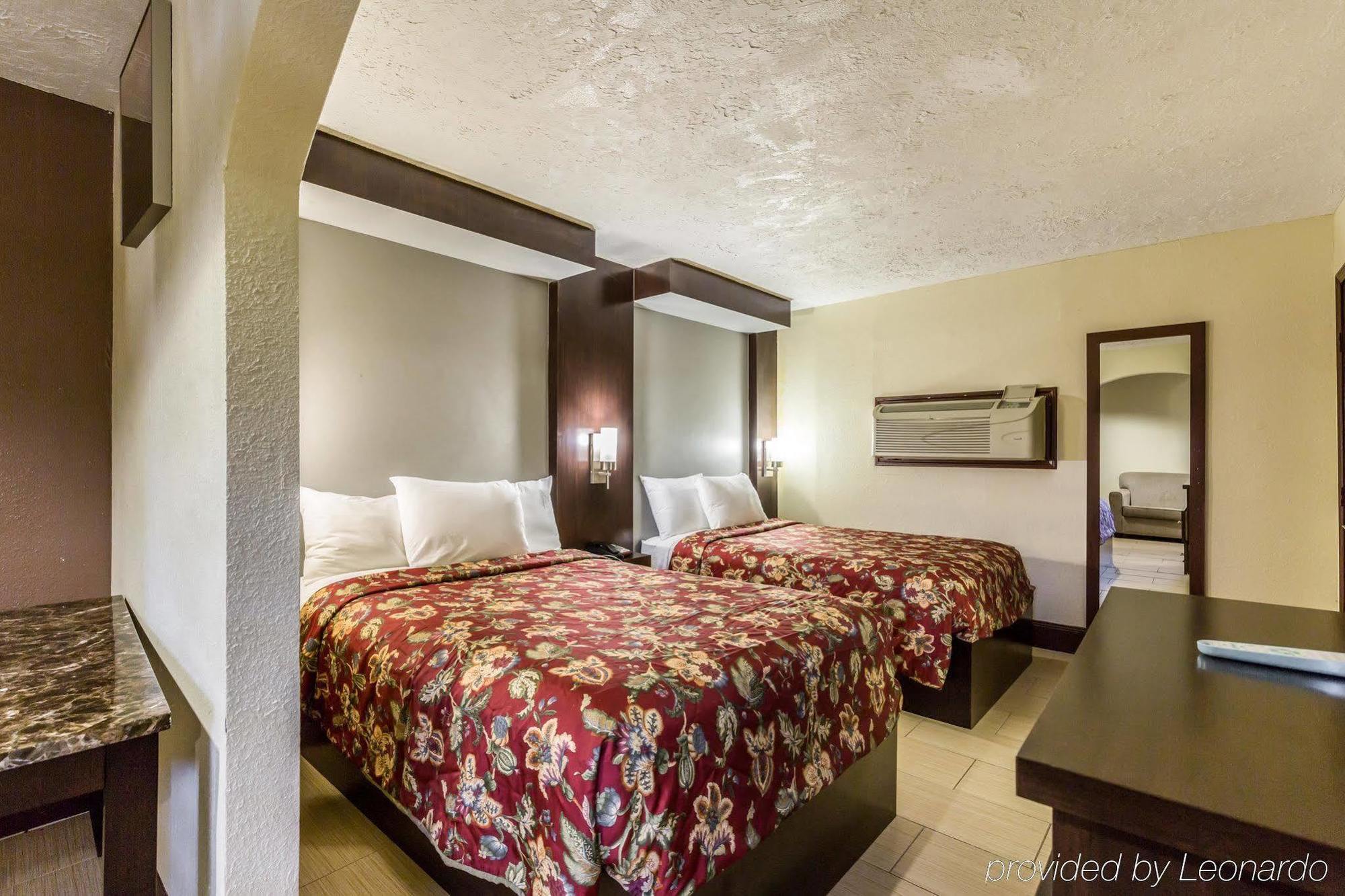 Rodeway Inn & Suites Houston Near Medical Center Buitenkant foto