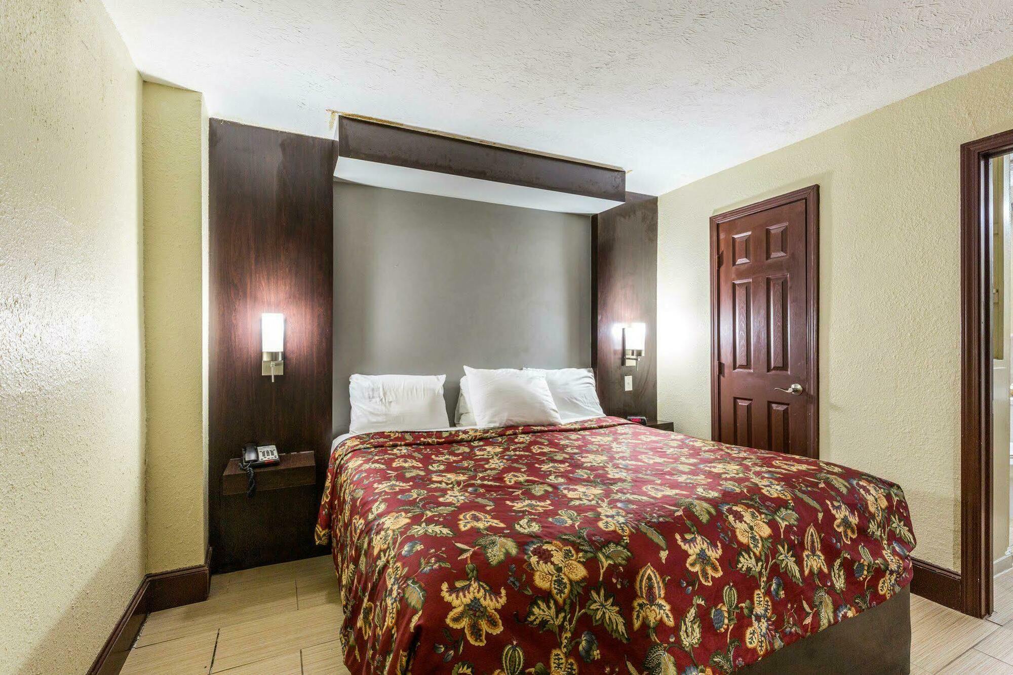 Rodeway Inn & Suites Houston Near Medical Center Buitenkant foto