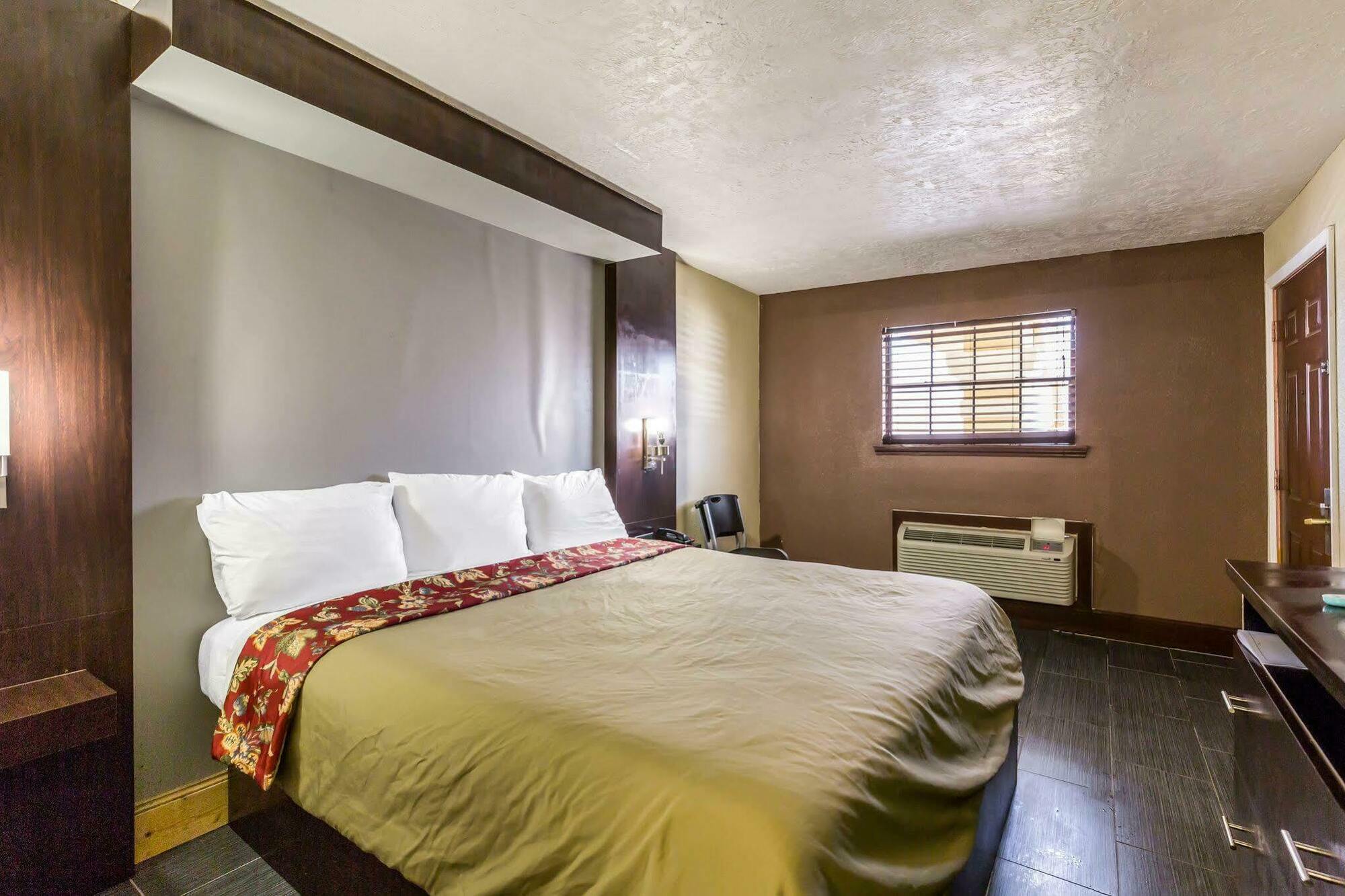 Rodeway Inn & Suites Houston Near Medical Center Buitenkant foto